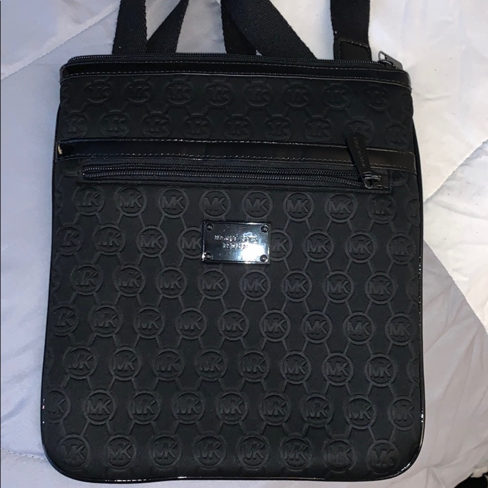 Michael kors cross body